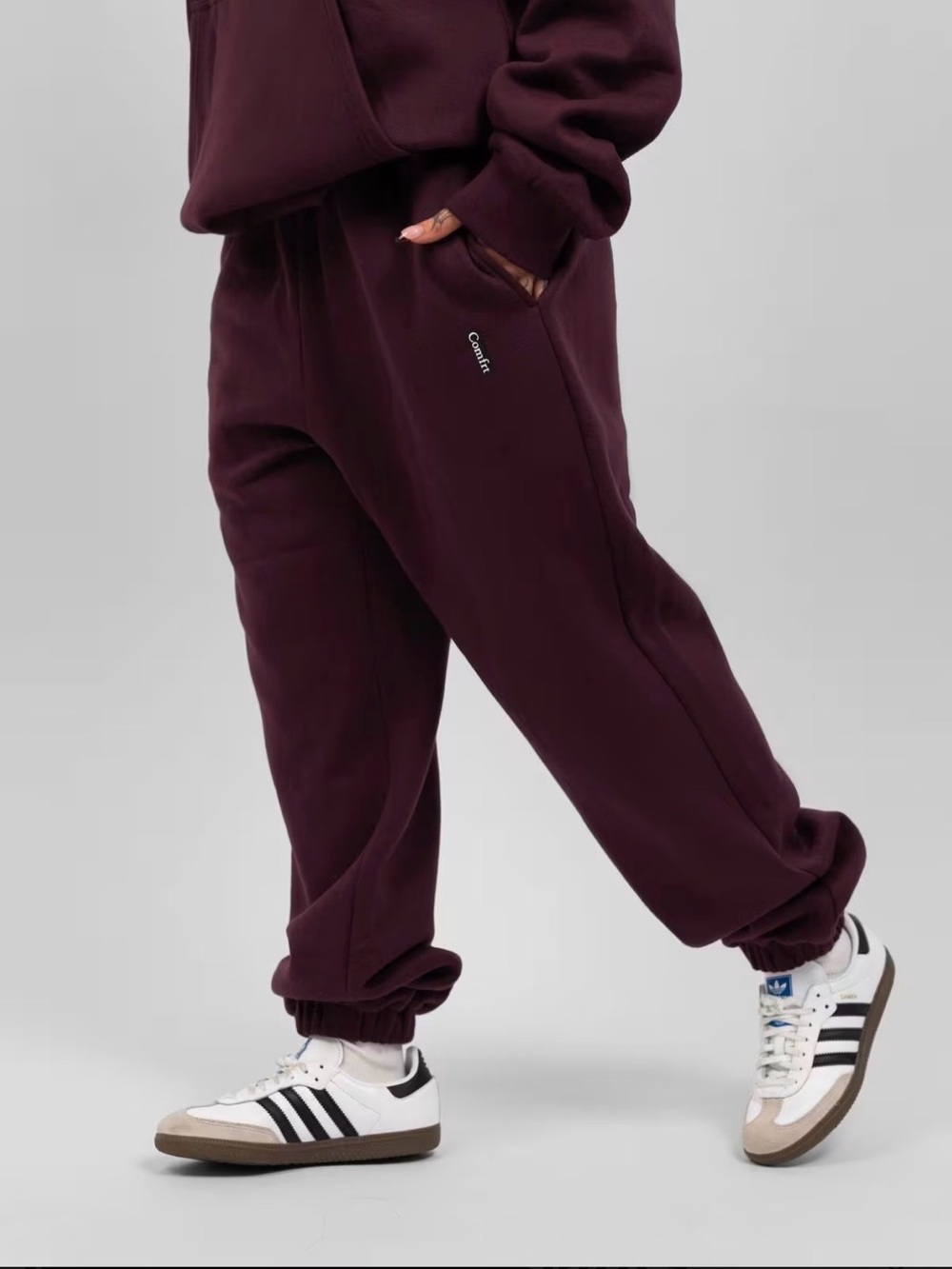 Standard Fit Jogger Pants in Maroon